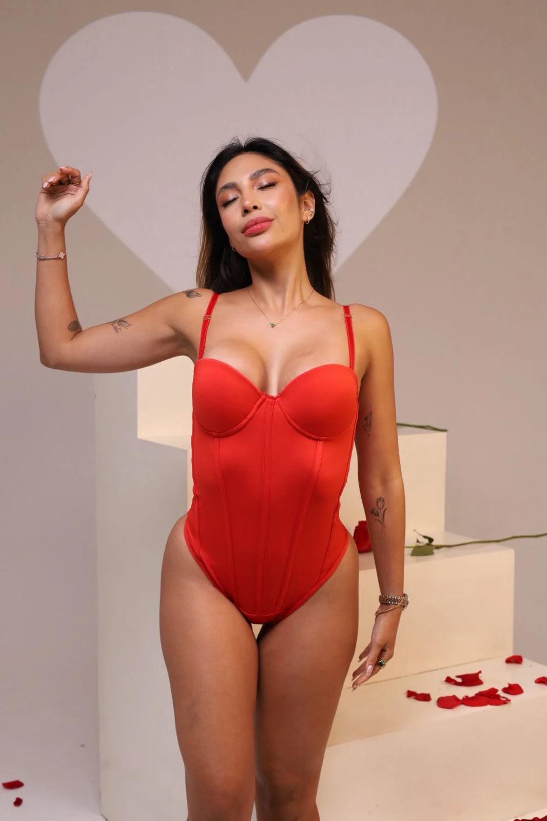 BODY SCARLETT